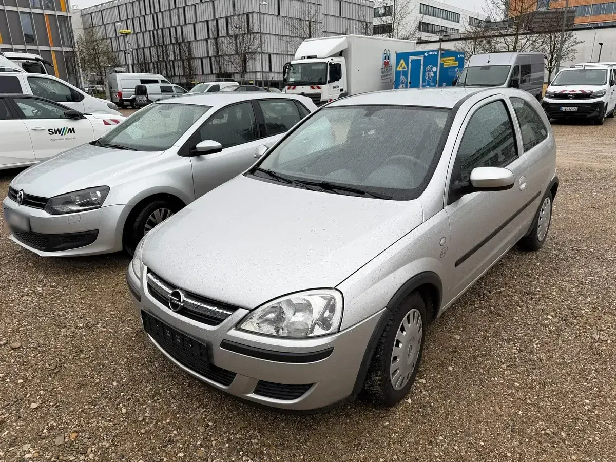 Gebraucht Opel Corsa 75 PS (55 kW) 2003 Silber Kleinwagen