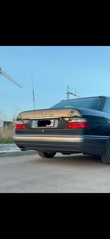 Gebraucht Mercedes E280 1994 Schwarz Limousine