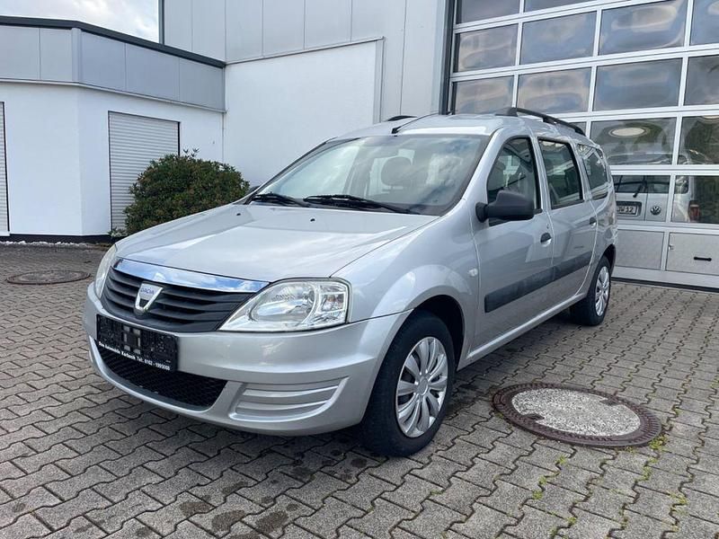 Grau Gebraucht 2011 Dacia Logan MCV Ambiance Kombi | 3.990 € (Teuer) - Bild 1/4