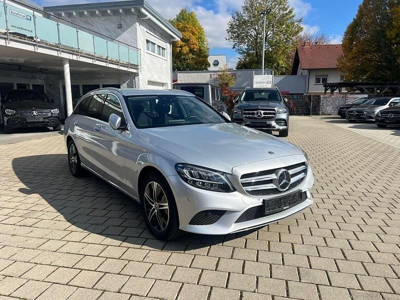 Silber Gebraucht 2021 Mercedes C180 Kombi | 18.900 € (Guter Preis) - Bild 1/4