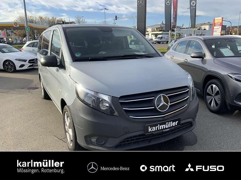 Silbergrau Gebraucht 2021 Mercedes Vito Kombi | 32.990 € (Fairer Preis) - Bild 1/4