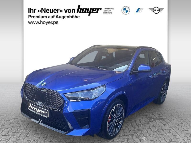 Portimao blau metallic Neu 2024 BMW iX2 M Sport SUV | 66.990 € (Teuer) - Bild 1/4