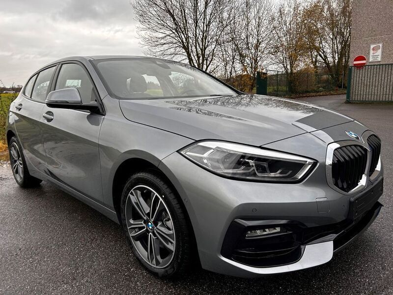 Gebraucht BMW 118 Sport Line 136 PS (100 kW) 2023 Grau Kleinwagen