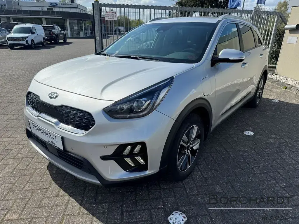 Gebraucht Kia Niro Spirit 141 PS (103 kW) 2021 Silber SUV