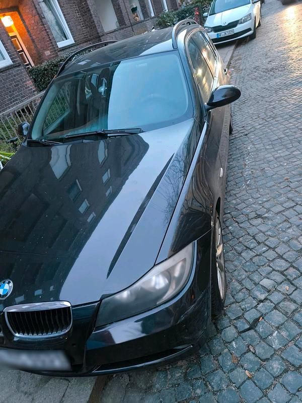 Gebraucht BMW 320 120 PS (88 kW) 2006 Schwarz Kombi