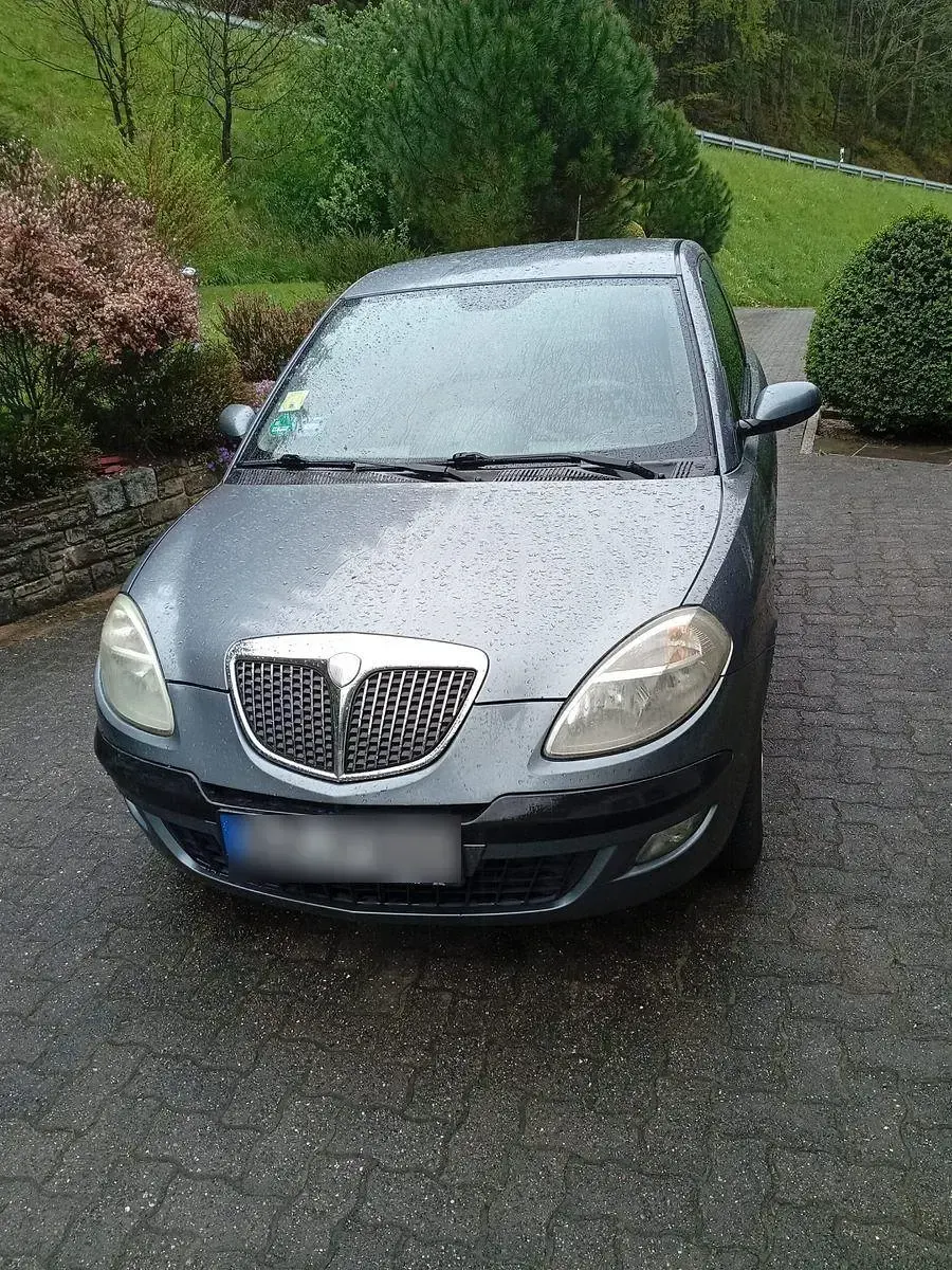 Second-hand Lancia Ypsilon 60 CP (44 kW) 2004 Gri Hatchback