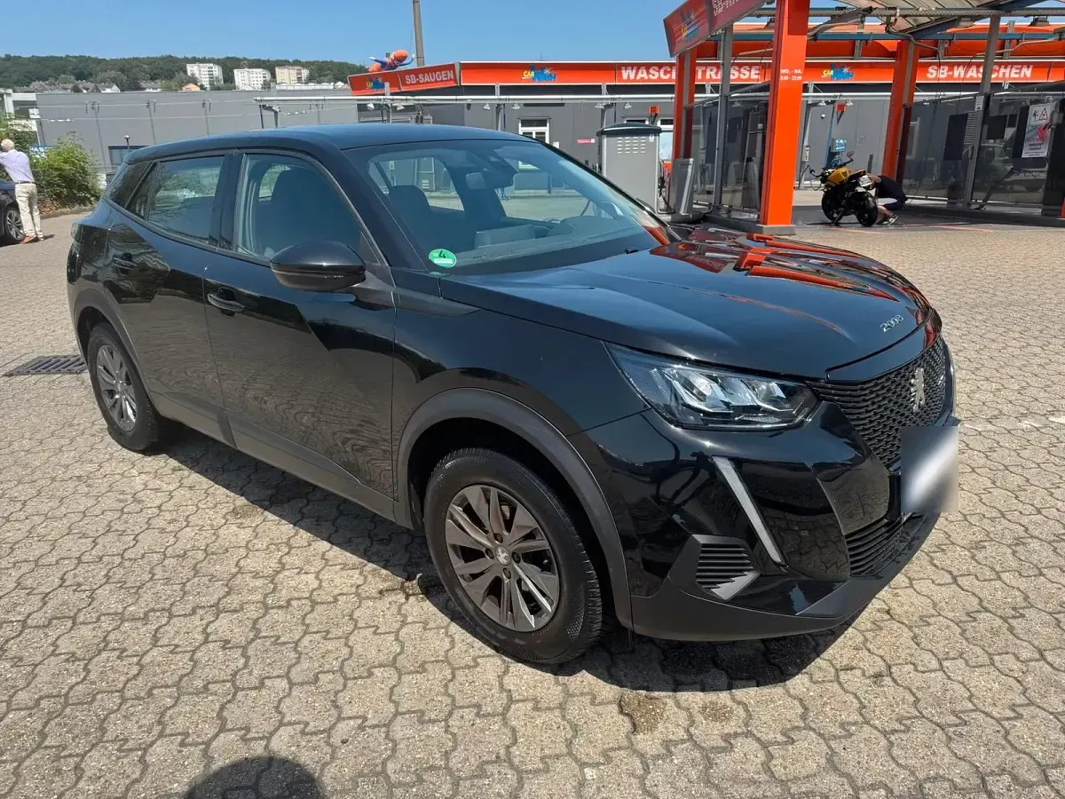 Gebraucht Peugeot 2008 Allure 131 PS (96 kW) 2020 Schwarz SUV