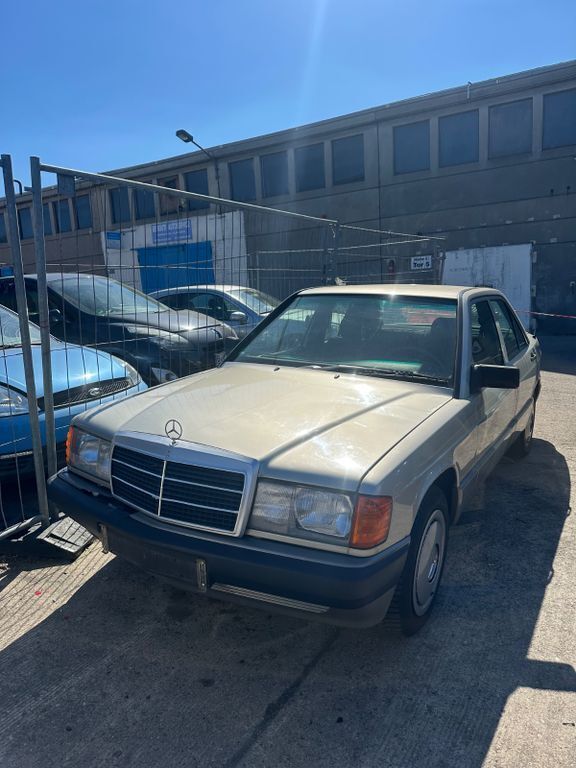 Gold Gebraucht 1992 Mercedes 190 Limousine | 2.100 € - Bild 1/4