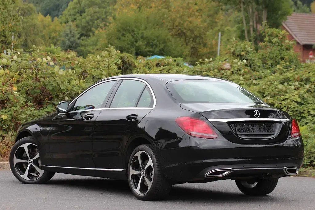 Gebraucht Mercedes C400 333 PS (244 kW) 2020 Schwarz Limousine