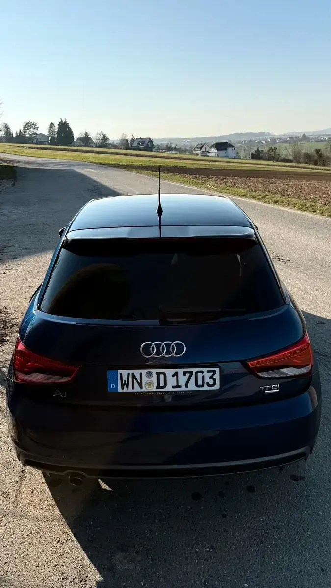 Gebraucht Audi A1 S-Line 95 PS (69 kW) 2017 Blau Kleinwagen