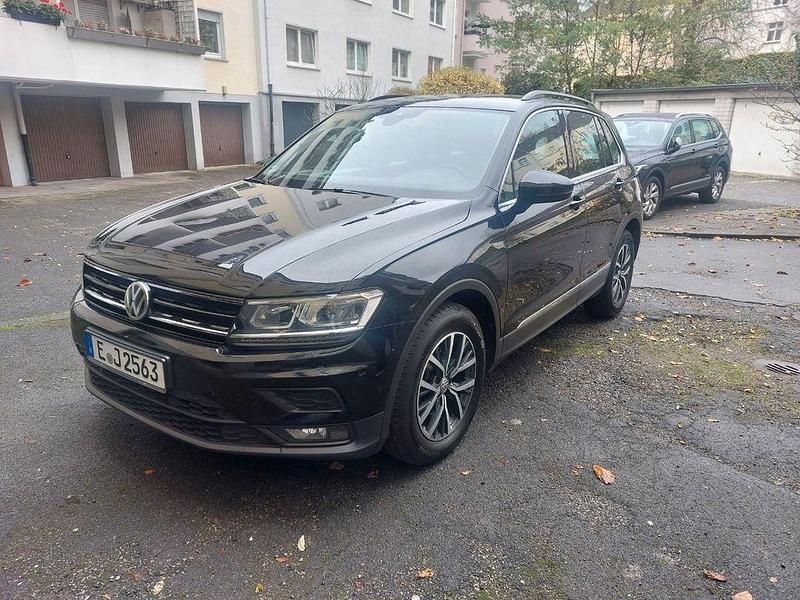 Schwarz Gebraucht 2018 VW Tiguan Comfortline SUV | 16.900 € (Etwas zu teuer) - Bild 1/4