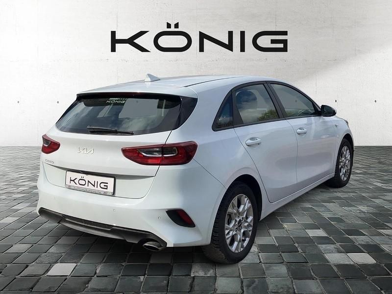 Gebraucht Kia Ceed Edition 7 101 PS (74 kW) 2023 Weiß Kleinwagen