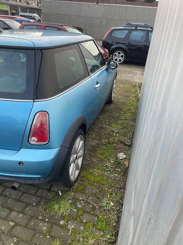 Second-hand Mini ONE 90 CP (66 kW) 2004 Albastru Hatchback