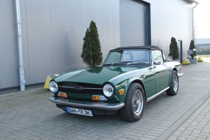 Grün Gebraucht 1975 Triumph TR6 Cabrio | 28.990 € - Bild 1/4