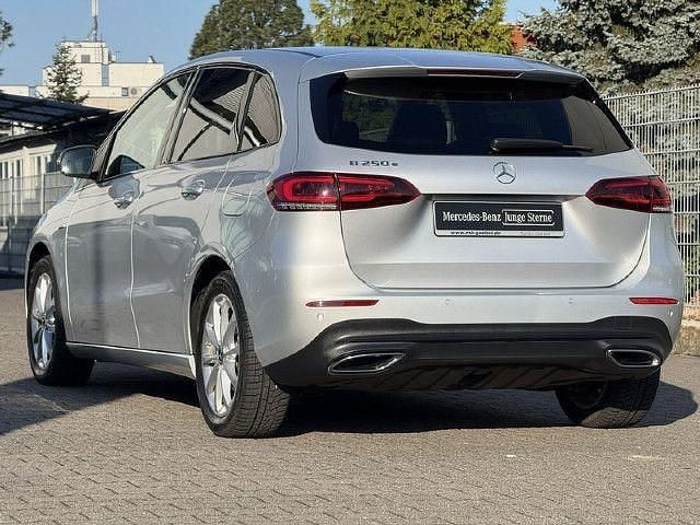 Gebraucht Mercedes B250e 218 PS (160 kW) 2022 Kleinwagen
