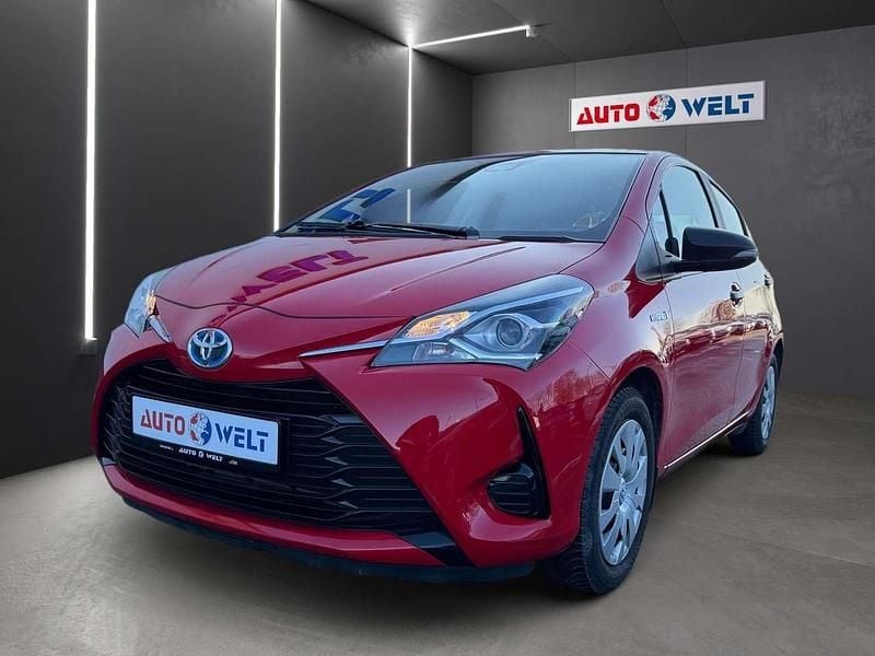 Gebraucht Toyota Yaris Hybrid Basis 101 PS (74 kW) 2019 Rot Kleinwagen