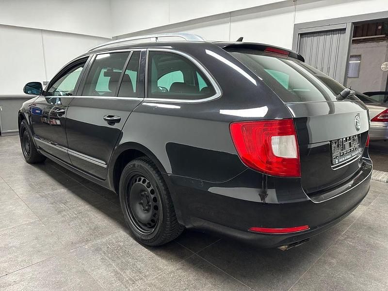 Gebraucht Skoda Superb Elegance 170 PS (125 kW) 2013 Schwarz Kombi