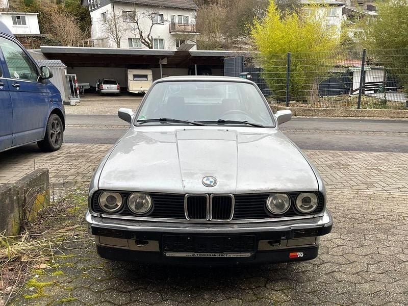 Gebraucht BMW 320 Basis 175 PS (128 kW) 1987 Grau Limousine