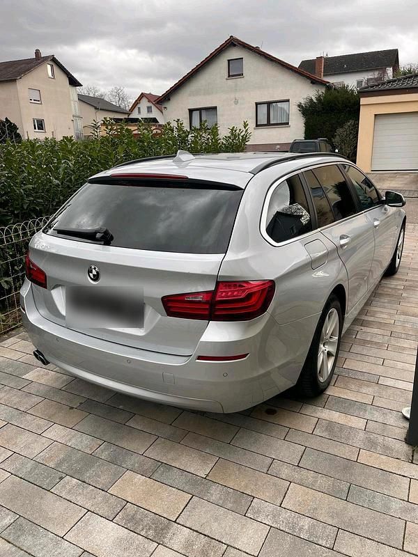 Gebraucht BMW 520 190 PS (139 kW) 2016 Silber Kombi