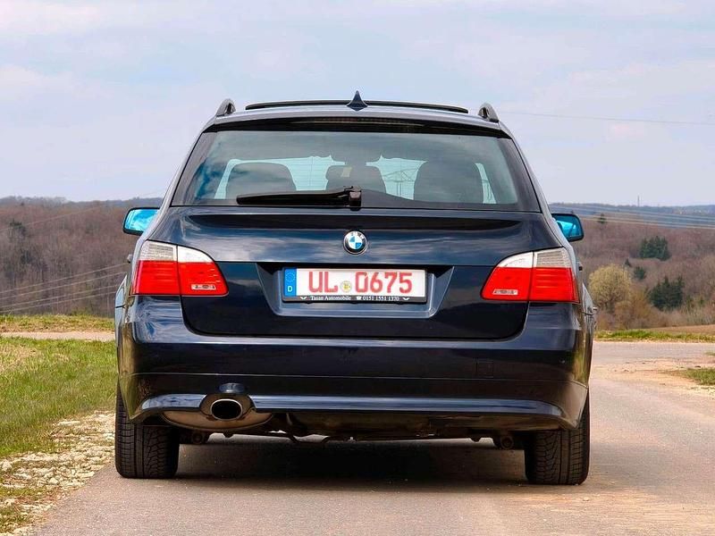 Gebraucht BMW 520 Sport Line 177 PS (130 kW) 2009 Blau Kombi