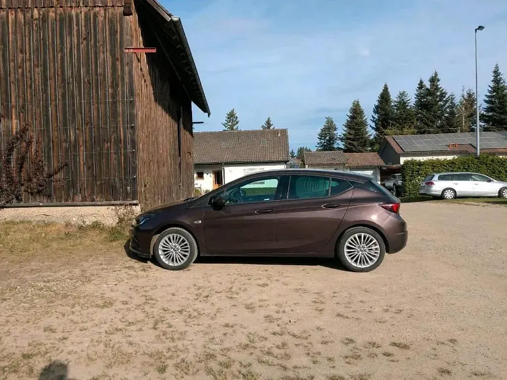 Gebraucht Opel Astra 105 PS (77 kW) 2018 Braun Limousine