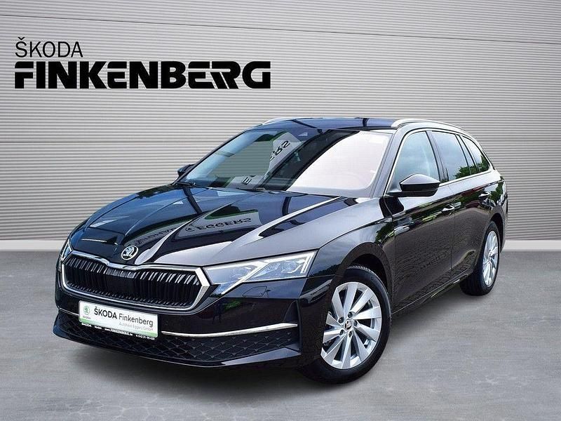 Andere farbe Gebraucht 2024 Skoda Octavia Style Kombi | 37.980 € (Etwas zu teuer) - Bild 1/4