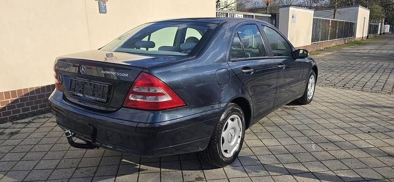 Gebraucht Mercedes C180 143 PS (105 kW) 2003 Schwarz Limousine