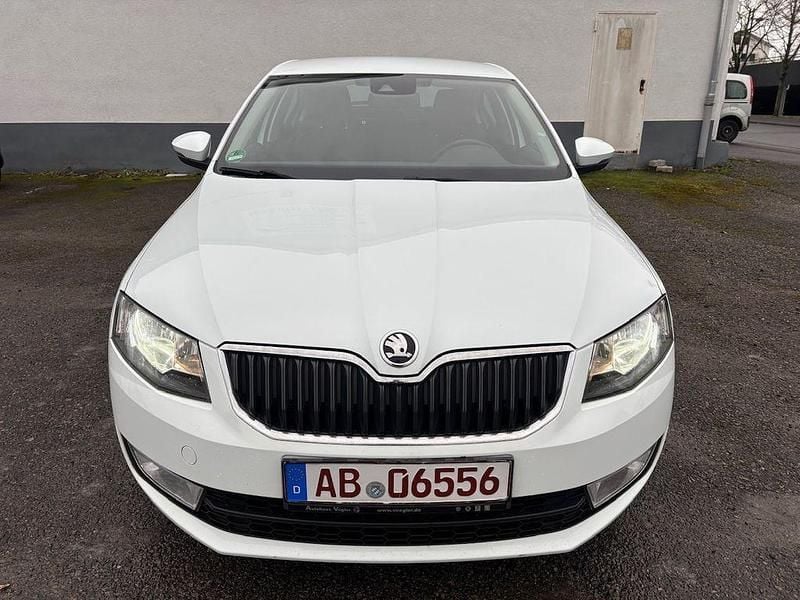 Gebraucht Skoda Octavia 150 PS (110 kW) 2017 Weiß Limousine