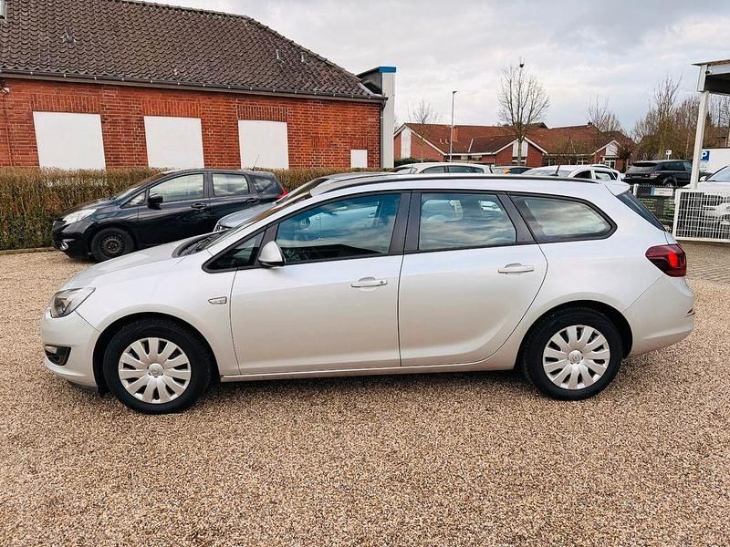 Gebraucht Opel Astra Selection 101 PS (74 kW) 2013 Silber Kombi