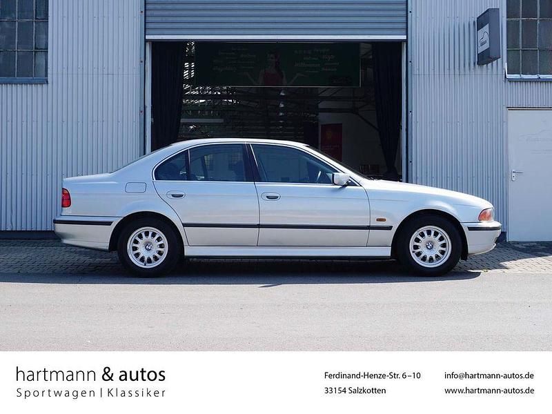 Silber Gebraucht 1998 BMW 520 Limousine | 5.840 € (Teuer) - Bild 1/4