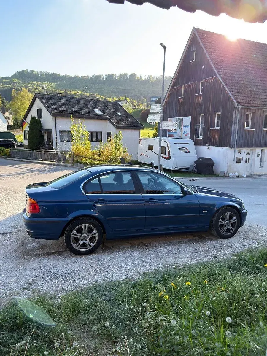 Occasion BMW 320 170 ch (125 kW) 2001 Bleue Berline