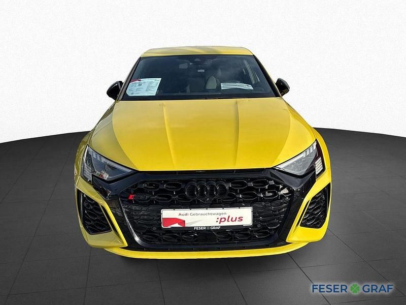 Gebraucht Audi RS3 Ambiente 400 PS (294 kW) 2022 Pythongelb metallic Limousine