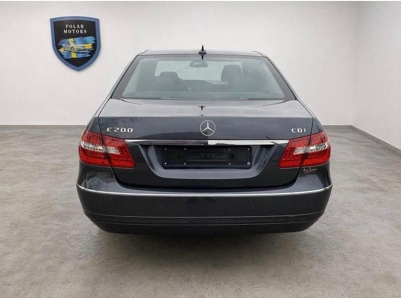 Gebraucht Mercedes E200 136 PS (100 kW) 2010 Schwarz Limousine
