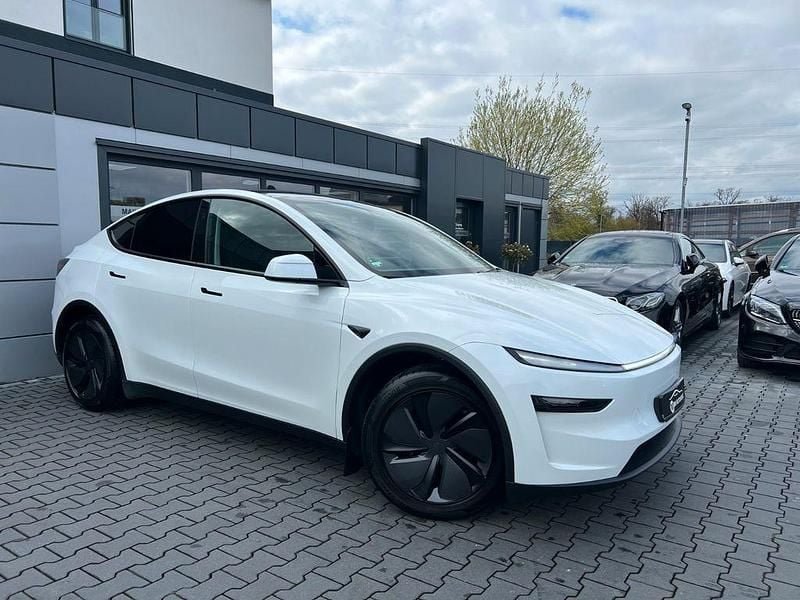 Gebraucht Tesla Model Y Standard Range 219 kW (299 PS) 2025 Weiß SUV