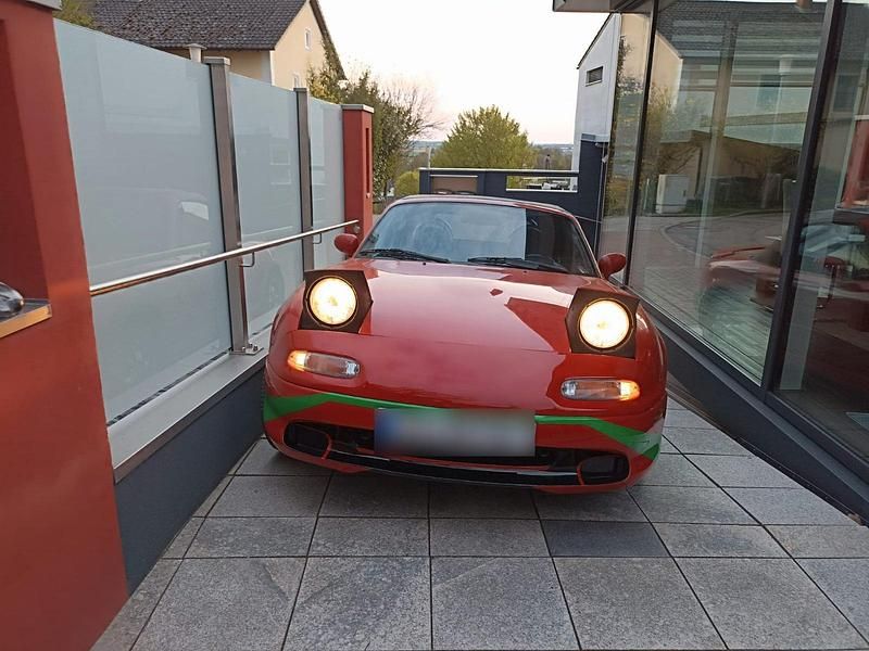 Second-hand Mazda MX5 115 CP (84 kW) 1991 Roșu Cabrio