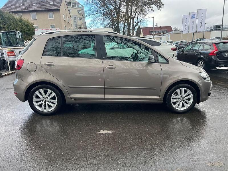 Gebraucht VW Golf Plus Cross Style 105 PS (77 kW) 2011 Braun Van / Kleinbus