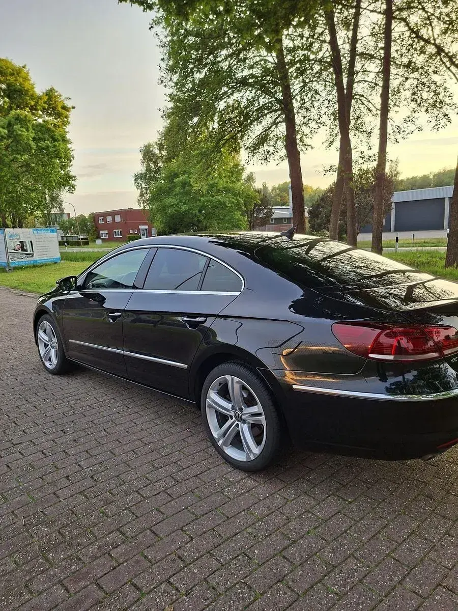Gebraucht VW Passat 140 PS (102 kW) 2014 Schwarz Coupé