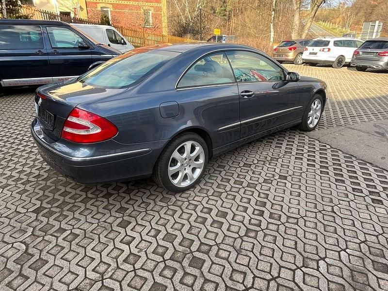 Gebraucht Mercedes CLK320 218 PS (160 kW) 2003 Lolithblaumetallic Coupé