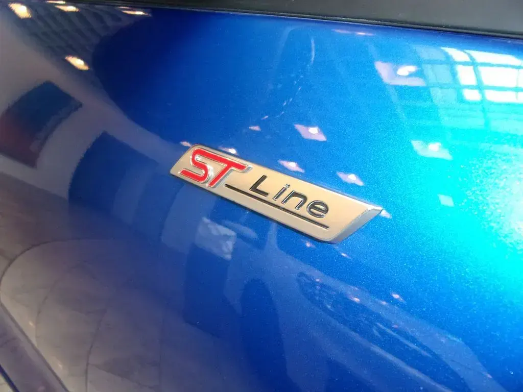Gebraucht Ford Kuga ST 150 PS (110 kW) 2025 Blau SUV