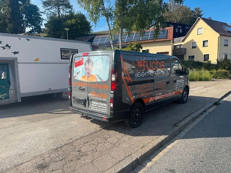 Gebraucht Renault Trafic Komfort 145 PS (106 kW) 2018 Grau Van / Kleinbus