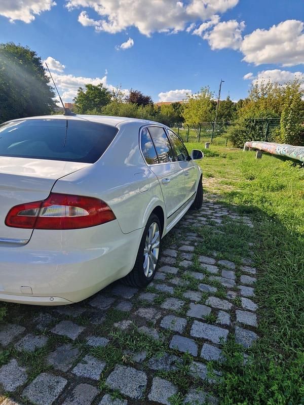 Gebraucht Skoda Superb 170 PS (125 kW) 2008 Weiß Limousine