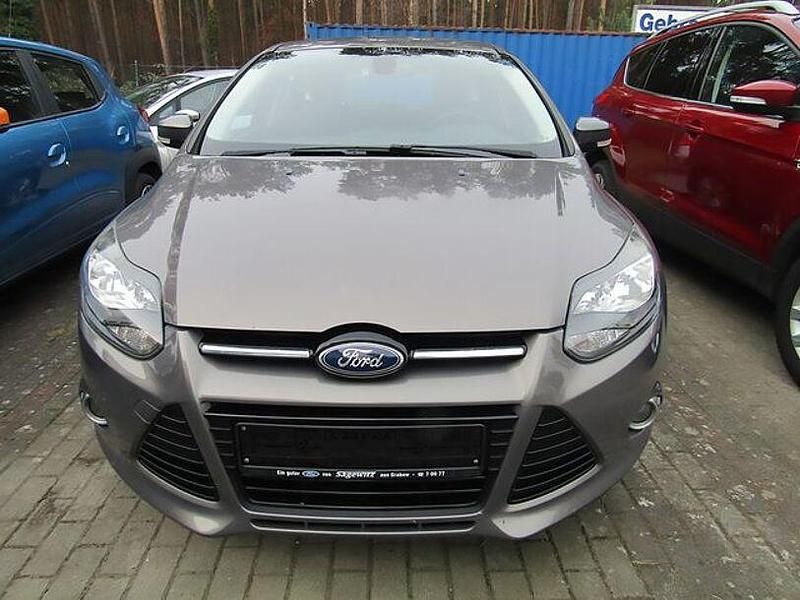 Gebraucht Ford Focus Titanium 101 PS (74 kW) 2013 Braun Limousine