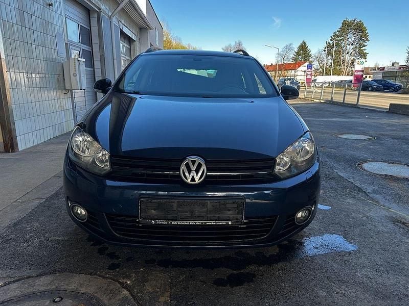 Gebraucht VW Golf VII Match 140 PS (102 kW) 2012 Blau Kombi