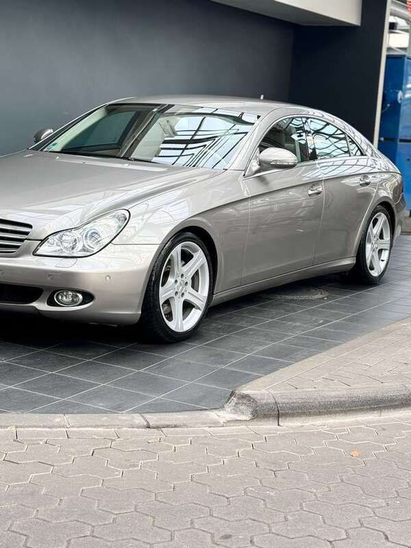 Beige Gebraucht 2006 Mercedes CLS350 Coupé | 10.500 € (Etwas zu teuer) - Bild 1/4