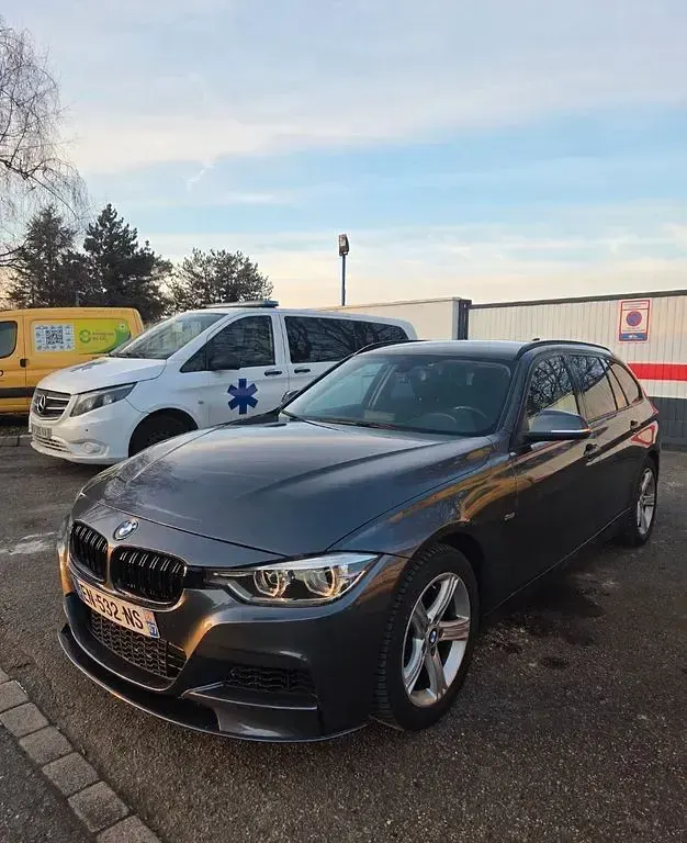 Gebraucht BMW 330 258 PS (189 kW) 2016 Grau Kombi
