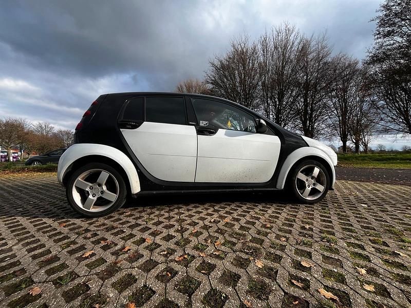 Schwarz Gebraucht 2005 Smart ForFour Kleinwagen | 500 € (Superpreis) - Bild 1/4