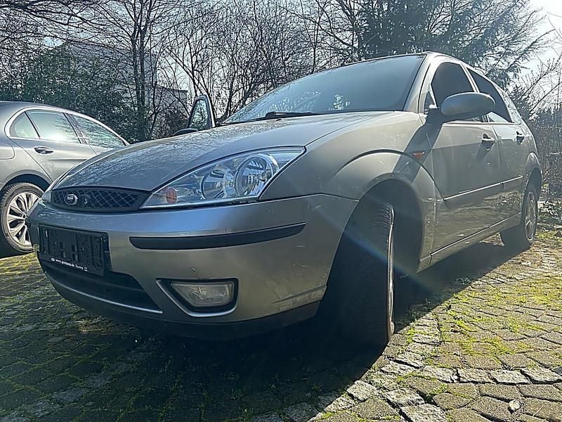 Gebraucht Ford Focus 101 PS (74 kW) 2003 Silber Limousine