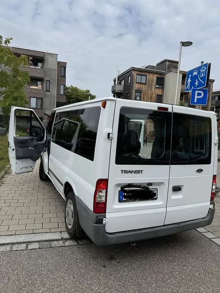 Gebraucht Ford 300 116 PS (85 kW) 2010 Weiß Kombi