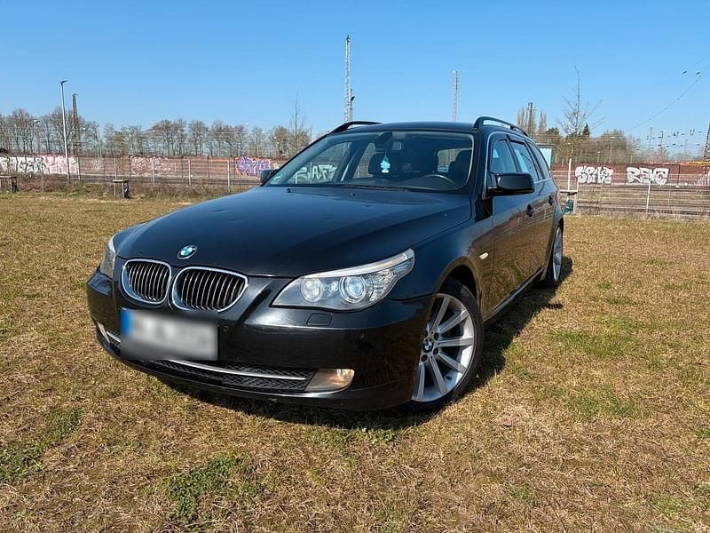 Gebraucht BMW 525 197 PS (144 kW) 2008 Schwarz Kombi
