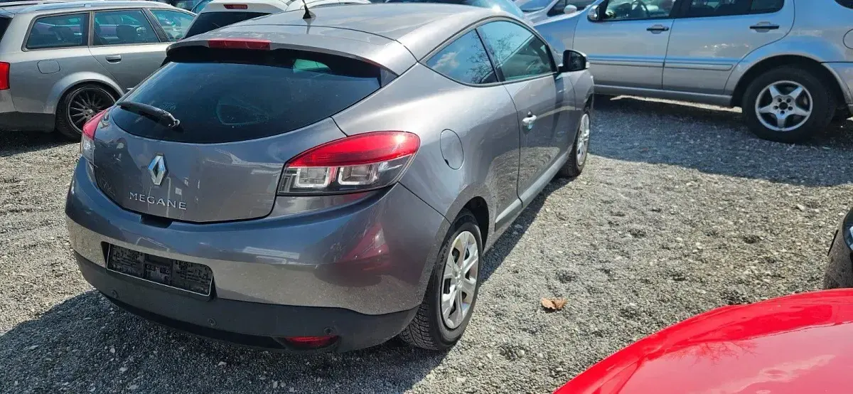 Gebraucht Renault Mégane Coupé Dynamique 110 PS (80 kW) 2010 Grau Coupé